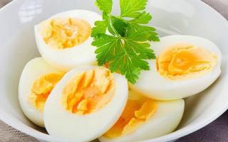 7 loại thực phẩm để qua đêm dễ gây ngộ độc, tiếc mấy cũng không nên giữ lại