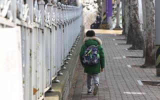Học sinh giảm, Hàn Quốc đóng cửa hàng loạt trường học