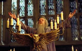 Diễn viên thủ vai thầy Dumbledore trong loạt phim Harry Potter qua đời